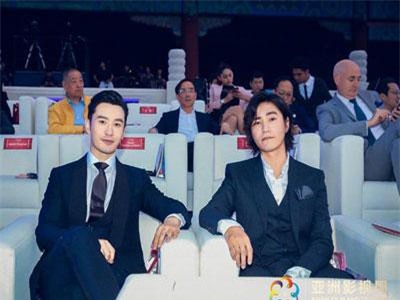 Cuộc hội ngộ đắt giá nhất Trung Quốc: Trần Khôn - Huỳnh Hiểu Minh đẹp trai ngời ngời, tụ hội cùng nhau sau nhiều năm sóng gió vì Triệu Vy