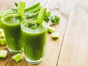 Nước ép cần tây đại bổ nhưng không phải ai cũng nên dùng
