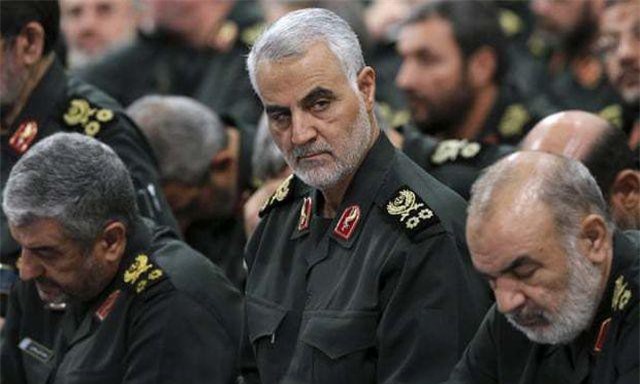 Tướng Iran lệnh chuẩn bị chiến tranh, tàu sân bay Mỹ vào vị trí