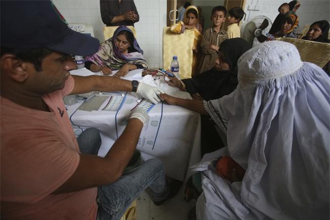Hàng trăm người bị lây nhiễm HIV tại Pakistan