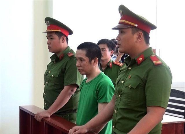 Bình Dương: Tài xế xe khách dùng bằng giả, tông chết 2 trẻ nhỏ lĩnh 9 năm tù