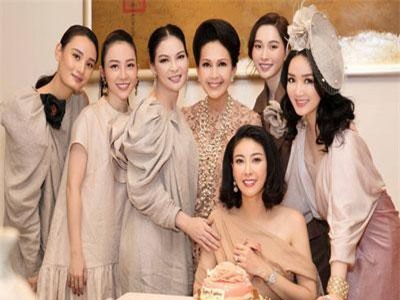 Đặng Thu Thảo, Lê Thúy hội ngộ cùng dàn mỹ nhân không tuổi Vbiz trong tiệc của Hoa hậu Hà Kiều Anh