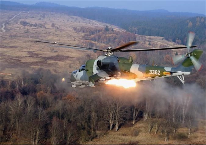 Day truc thang Mi-24 “ve vuon” de ruoc AH-1Z: Sai lam chet nguoi!-Hinh-12