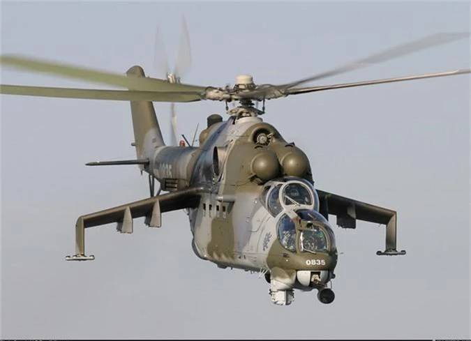 Day truc thang Mi-24 “ve vuon” de ruoc AH-1Z: Sai lam chet nguoi!-Hinh-9