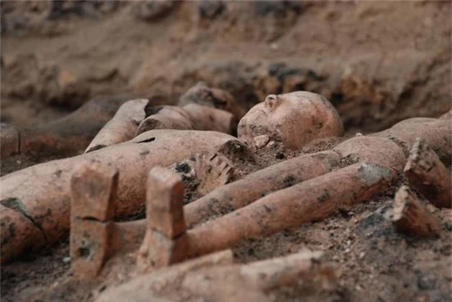 Khai quật mộ nghi của người đã ám sát Tần Thủy Hoàng, các nhà khảo cổ nhận bất ngờ lớn - Ảnh 5.