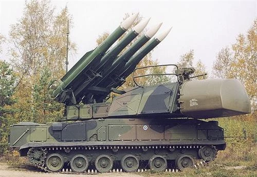 Xe mang phóng tự hành của hệ thống Buk-M1 với tên lửa 9M38
