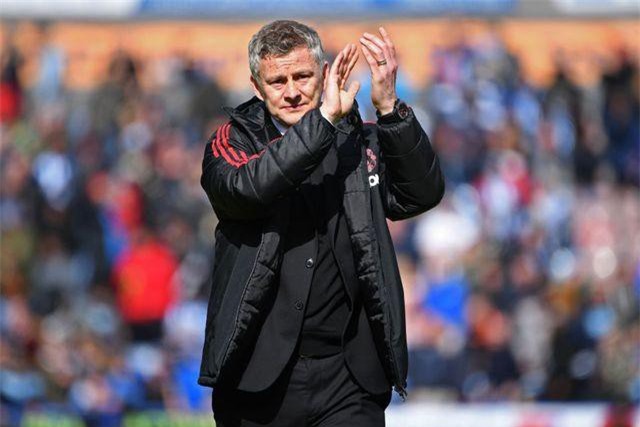 Mourinho cảnh báo Solskjaer sẽ trở thành "con rối" ở M.U