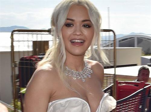 Mê mẩn dáng vóc hoàn hảo của Rita Ora