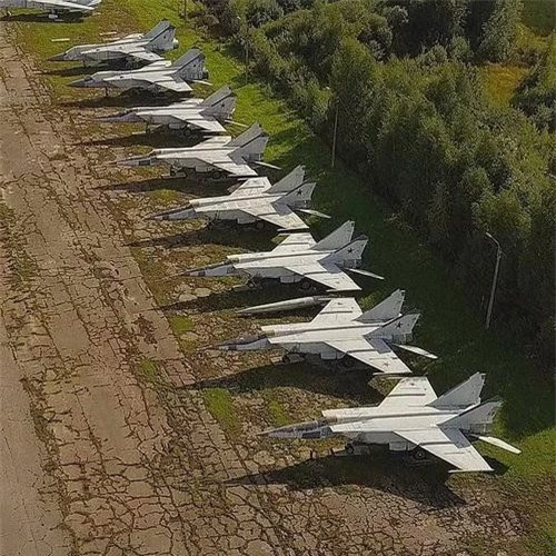 Khung vỏ những tiêm kích siêu thanh MiG-25 này được nhận xét là còn khá tốt