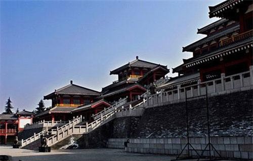 S&#x1EF1; th&#x1EAD;t H&#x1EA1;ng V&#x169; &#x111;&#x1ED1;t cung A Ph&#xF2;ng l&#x1EED;a ch&#xE1;y ng&#xF9;n ng&#x1EE5;t 3 th&#xE1;ng