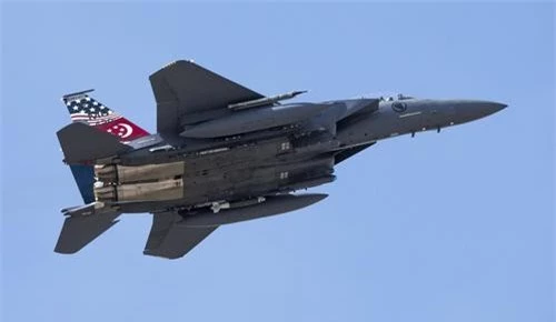 Tiêm kích đa năng F-15SG có tính năng kỹ chiến thuật cực kỳ đáng nể