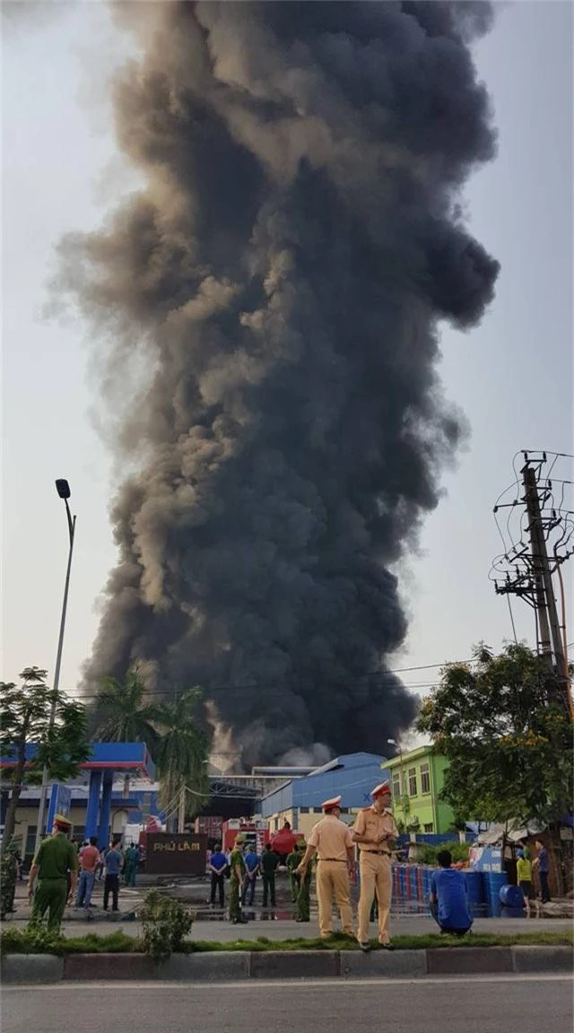 Cháy lớn kho hàng nằm gần cây xăng ở Hải Phòng - 6