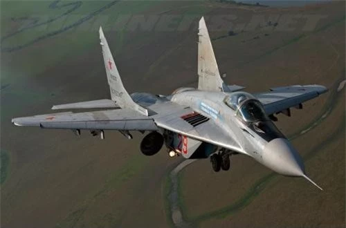  MiG-29 tuy không phải là máy bay chiến đấu mới mẻ nhưng nó vẫn được xem là một trong những chiếc tiêm kích siêu âm hiện đại nhất thế giới. Nó sở hữu sức mạnh ngang ngửa với F-15, F-16 của Không quân Mỹ.