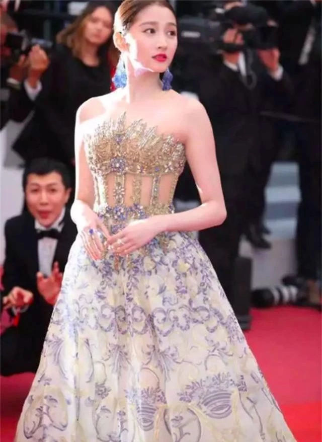 Quan Hiểu Đông đẹp mơ mộng tại Cannes 2019 - 10