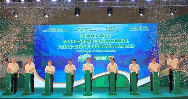 Phó Thủ tướng dự Lễ phát động toàn dân tập luyện môn bơi phòng chống đuối nước