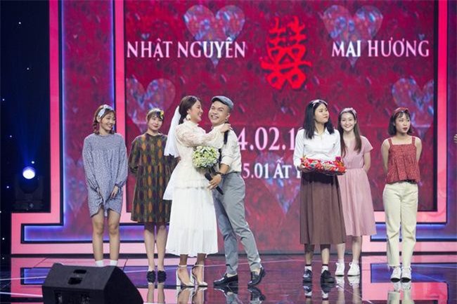 Văn Mai Hương bất ngờ làm đám cưới cổ tích thập niên 90 với quản lý của Hòa Minzy