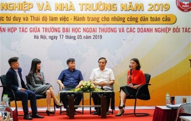 Doanh nghiệp: Chấm điểm cộng cho sinh viên ngoại thương về sự tự tin - 1