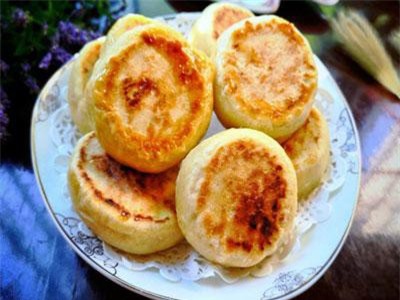 Chẳng cần lò nướng vẫn làm được bánh dứa xốp mềm ngọt thơm ăn vặt mùa hè