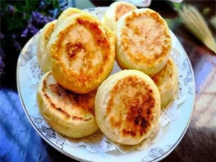 Chẳng cần lò nướng vẫn làm được bánh dứa xốp mềm ngọt thơm ăn vặt mùa hè