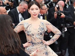Tâm sự của nữ diễn viên bị chê “câu giờ” trên thảm đỏ Cannes