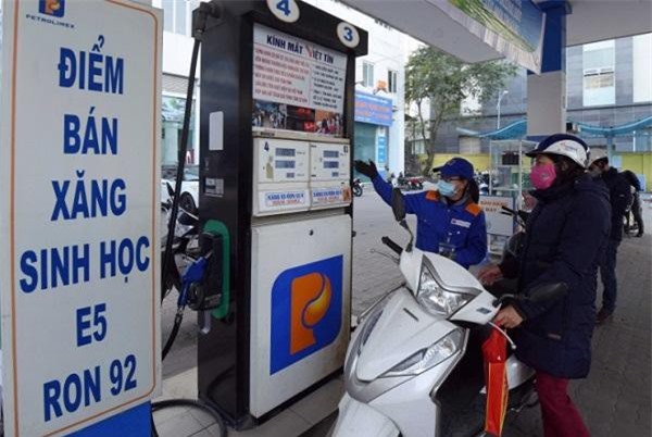 Vì sao nhiều đại lý bỏ xăng E5 để bán xăng khoáng?