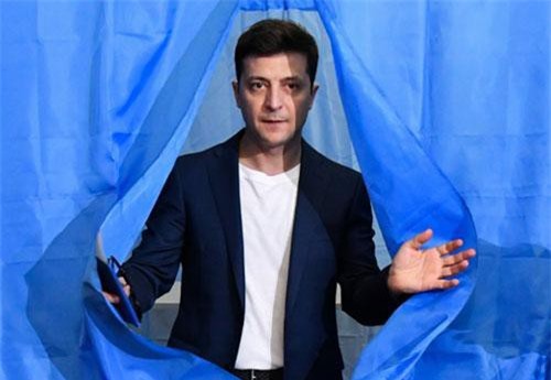 Tổng thống Ukraine tuyên bố giành lại Crimea, Nga phản pháo