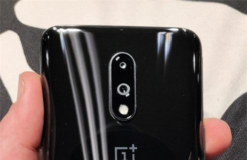 Smartphone chip S855, RAM 8 GB, camera 48 kép, giá gần 11 triệu