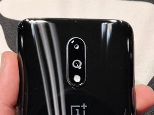 Smartphone chip S855, RAM 8 GB, camera 48 kép, giá gần 11 triệu