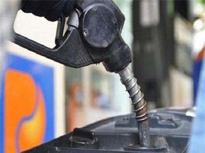 Nhập khẩu xăng dầu tiếp tục giảm mạnh trong 4 tháng đầu năm