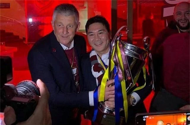 CLB của doanh nhân người Việt giành vé dự Champions League - 1