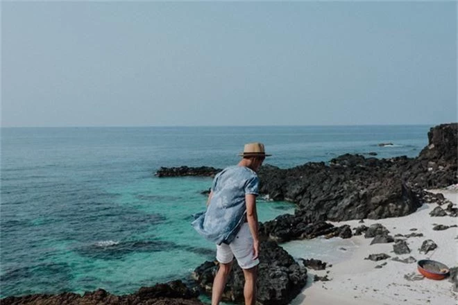 Cứ tưởng chụp ở nước ngoài, ai ngờ vùng biển trong vắt này lại nằm ngay ở Việt Nam mà lại còn rất dễ đi! - Ảnh 1.