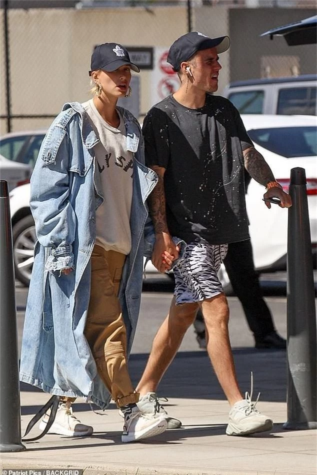 Hailey Baldwin ghen lồng lộn khi phát hiện Justin Bieber vẫn lén lút nhắn tin với Selena Gomez? - Ảnh 2.