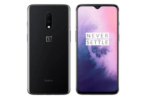 OnePlus 7 sở hữu thiết kế với khung nhôm, 2 bề mặt phủ kính cường lực. Máy có kích thước, 157,7x74,8x8,2 mm, cân nặng 182 g. 