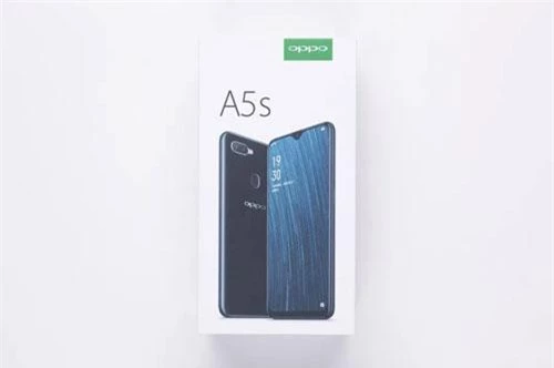 Hộp đựng Oppo A5s.