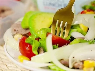Lạ miệng với món salad bơ đẹp mắt, hấp dẫn