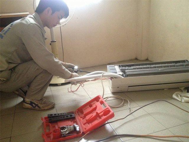 Nắng nóng kéo dài, công lắp điều hòa ở Hà Nội tăng "phi mã"