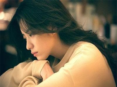 Tình cờ lục lọi máy tính của chồng tương lai, tôi phát hiện một sự thật chấn động, càng đọc tôi càng rụng rời tay chân