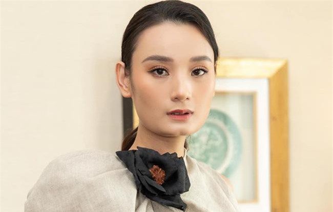 Lê Thúy đáp trả gay gắt khi bị mỉa mai: Người mẫu ăn ngon mặc đẹp quen rồi, khổ xíu đã chịu không được
