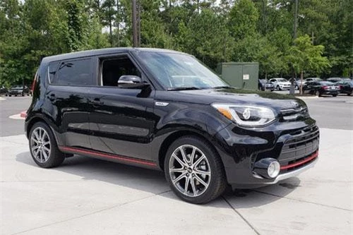 Kia Soul 2019 (giá khởi điểm: 17.485 USD).