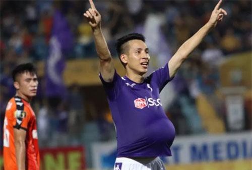 CLIP: Hùng Dũng lọt top 5 bàn thắng đẹp nhất vòng 10 V.League 2019