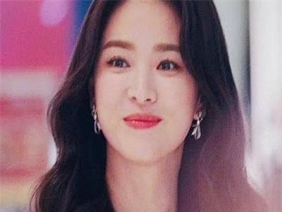Khiến triệu người mê mẩn vì đẹp tựa nữ thần, nhan sắc ngoài đời của Song Hye Kyo trong mắt trẻ con ra sao?