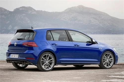 6. Volkswagen Golf 2019 (giá khởi điểm: 21.845 USD).