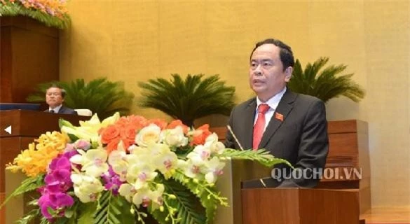 Chủ tịch Ủy ban Trung ương Mặt trận Tổ quốc Việt Nam Trần Thanh Mẫn trình bày Báo cáo tổng hợp ý kiến, kiến nghị của cử tri và Nhân dân gửi đến kỳ họp thứ 7, Quốc hội khóa XIV. (Ảnh: VPQH)
