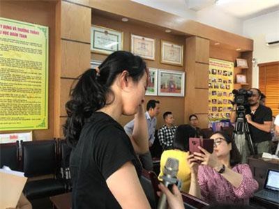 Buộc thôi việc cô giáo tát tới tấp nam sinh lớp 2 ở Hải Phòng