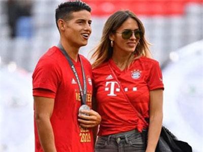 Ngôi sao bị Real hắt hủi khoe bồ mới đã có 1 đời chồng