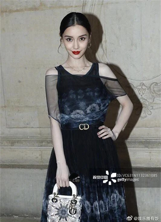 Ám ảnh nhất Weibo: Đôi mắt trợn tròn, vô cảm của Ming Xi tại Cannes bất ngờ bị so sánh với... Angela Baby - Ảnh 5.