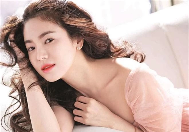 Khiến triệu người mê mẩn vì đẹp tựa nữ thần, nhan sắc ngoài đời của Song Hye Kyo trong mắt trẻ con ra sao? - Ảnh 1.