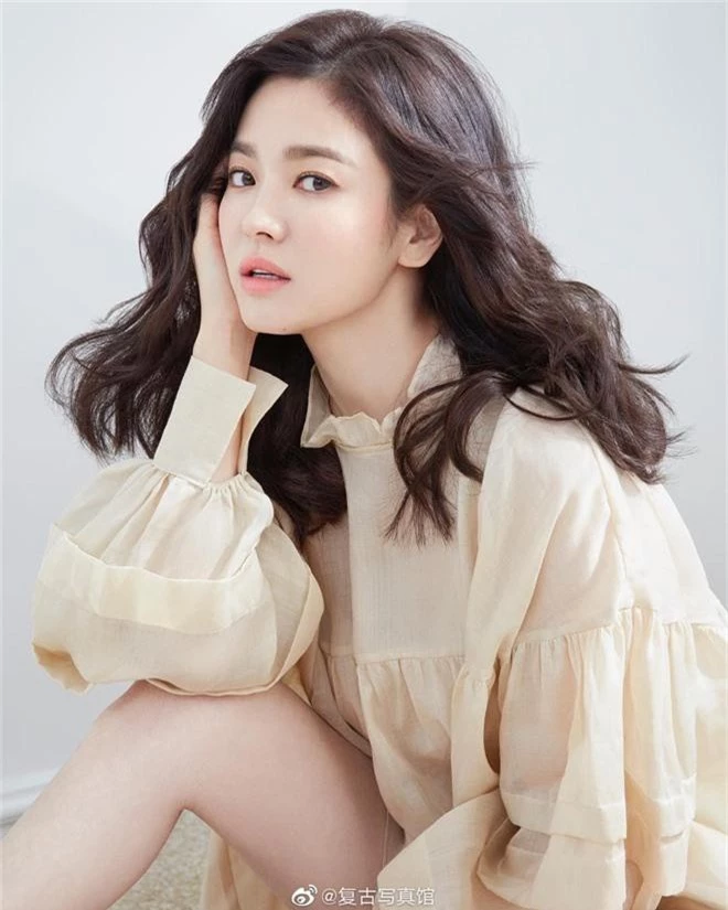 Khiến triệu người mê mẩn vì đẹp tựa nữ thần, nhan sắc ngoài đời của Song Hye Kyo trong mắt trẻ con ra sao? - Ảnh 3.