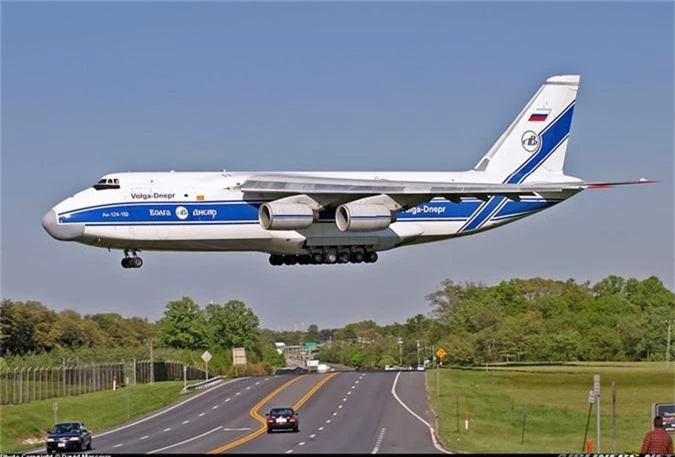 Soi ung vien “tong tien” sieu van tai co An-124 ve vuon-Hinh-12