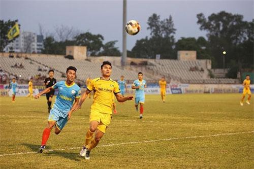 Xuân Mạnh lọt top 5 pha dứt điểm ‘hỏng ăn’ đáng tiếc nhất vòng 10 V.League 2019